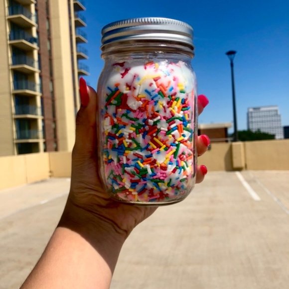 Birthday Cake Sprinkle Candle gift box - Picture 2 of 2